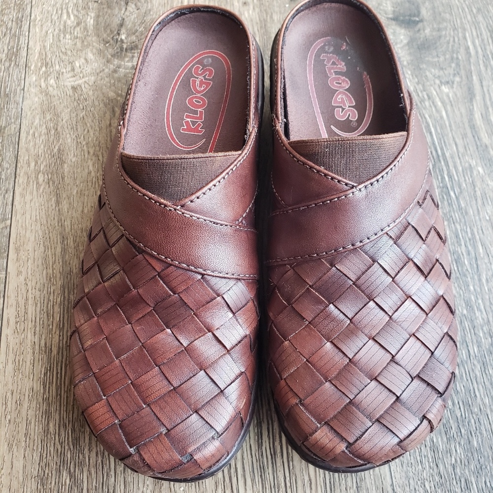 Clogs , nurse shoes
